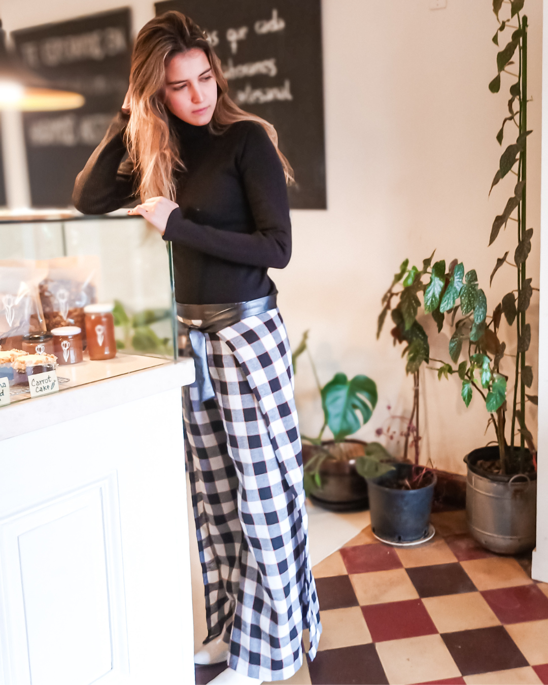 CALÇA FLARE XADREZ PRETA E BRANCO